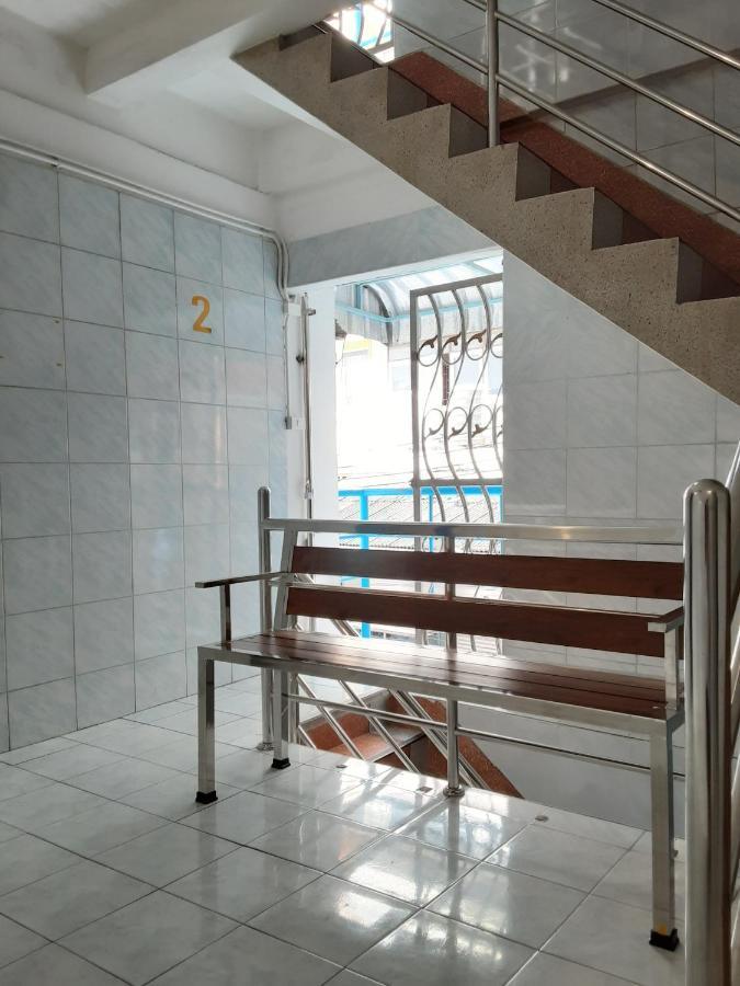 New Central Guesthouse Bangkok Exterior foto